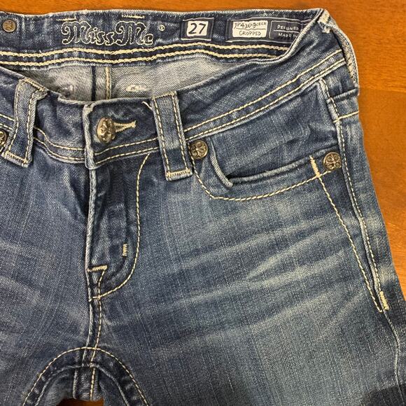 Miss Me Jeans Crop JP4369CECR Embroidered Medium Wash Sequoia Low-Rise Size 27 - Picture 2 of 9